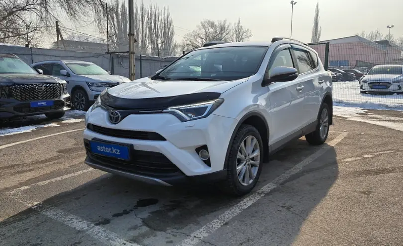 Toyota RAV4 2018 года за 12 700 000 тг. в Алматы