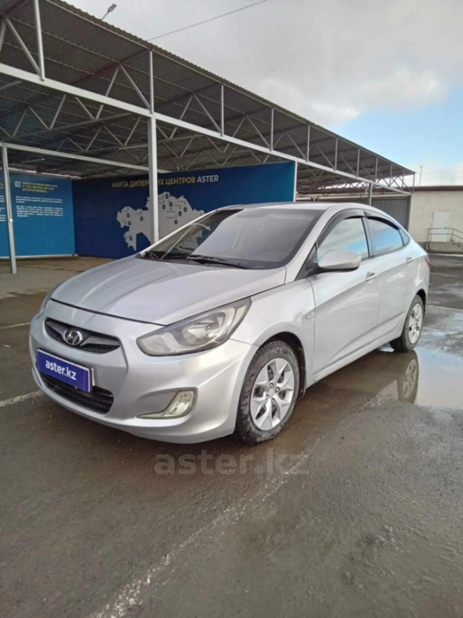 Hyundai Accent 2013