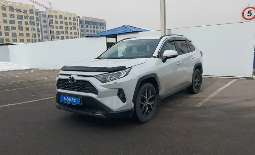Toyota RAV4 2022 года за 18 200 000 тг. в Алматы