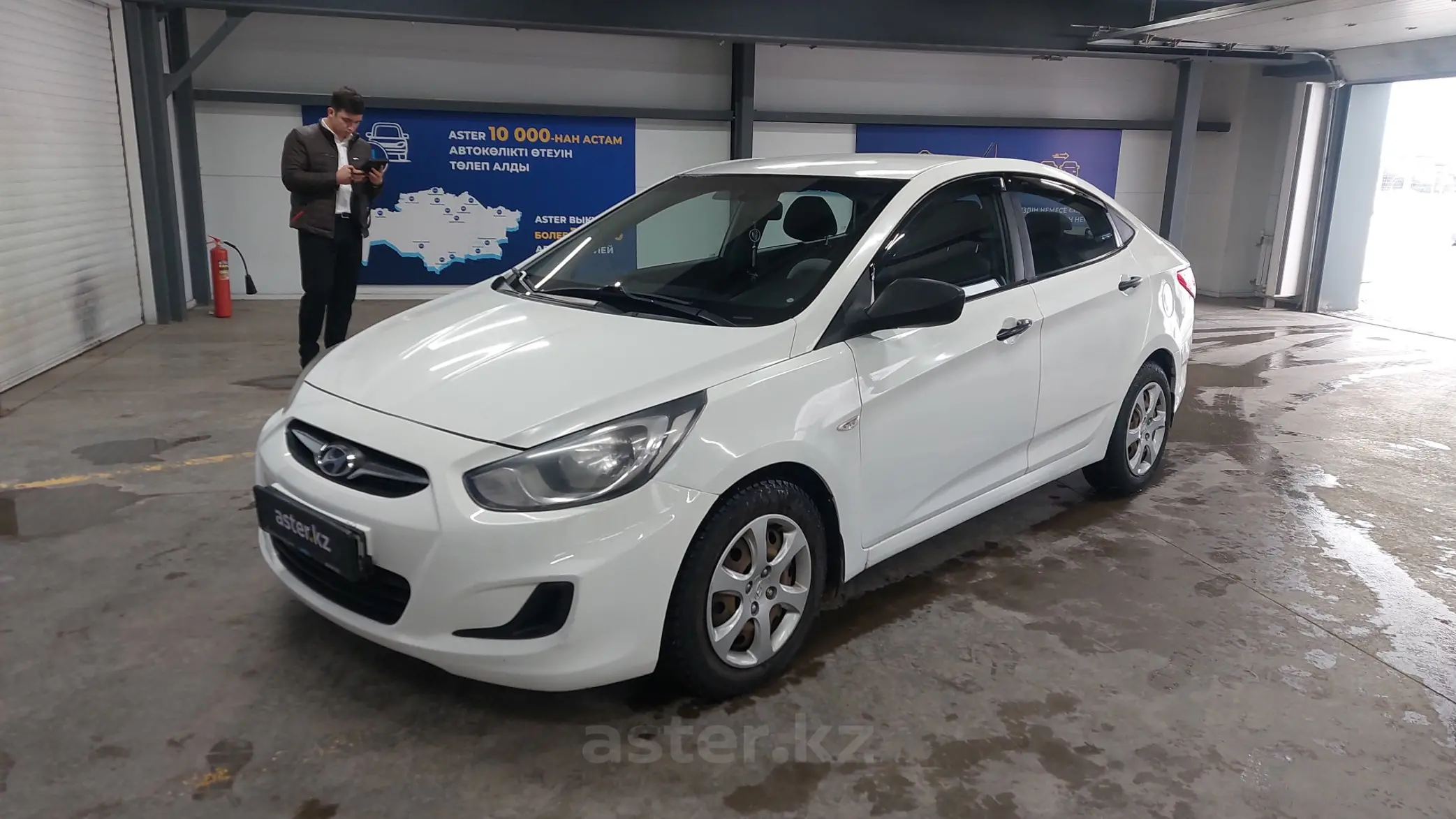 Hyundai Accent 2012