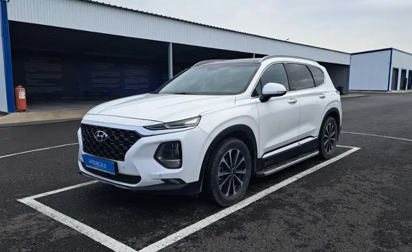 Hyundai Santa Fe 2019 года за 17 000 000 тг. в Шымкент