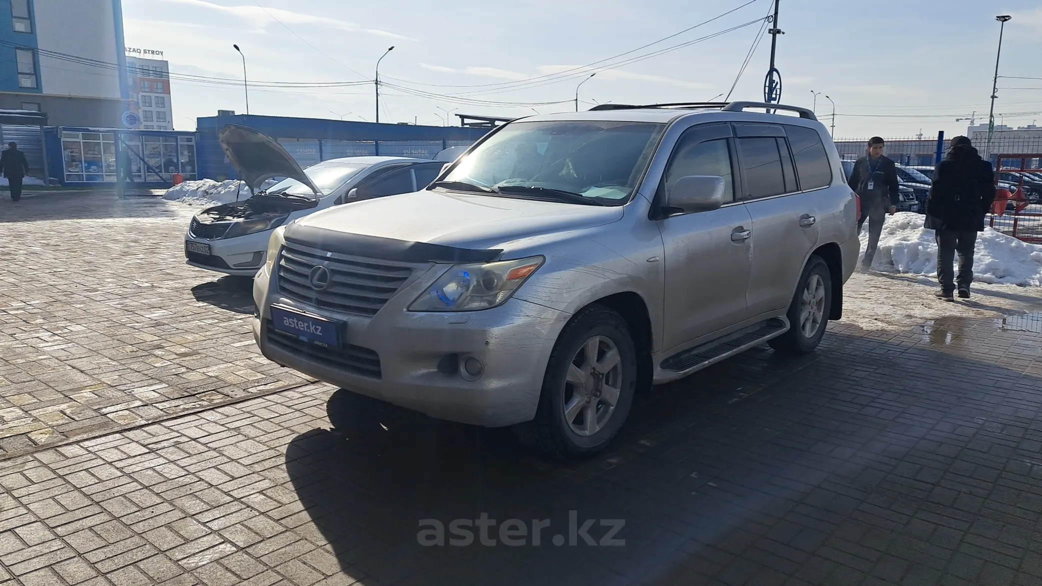 Lexus LX 2011