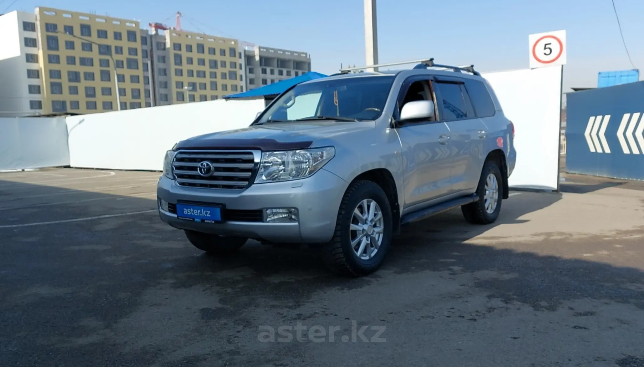 Toyota Land Cruiser 2011