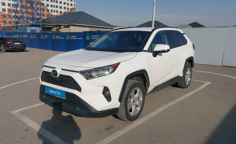 Toyota RAV4 2021 года за 17 000 000 тг. в Шымкент