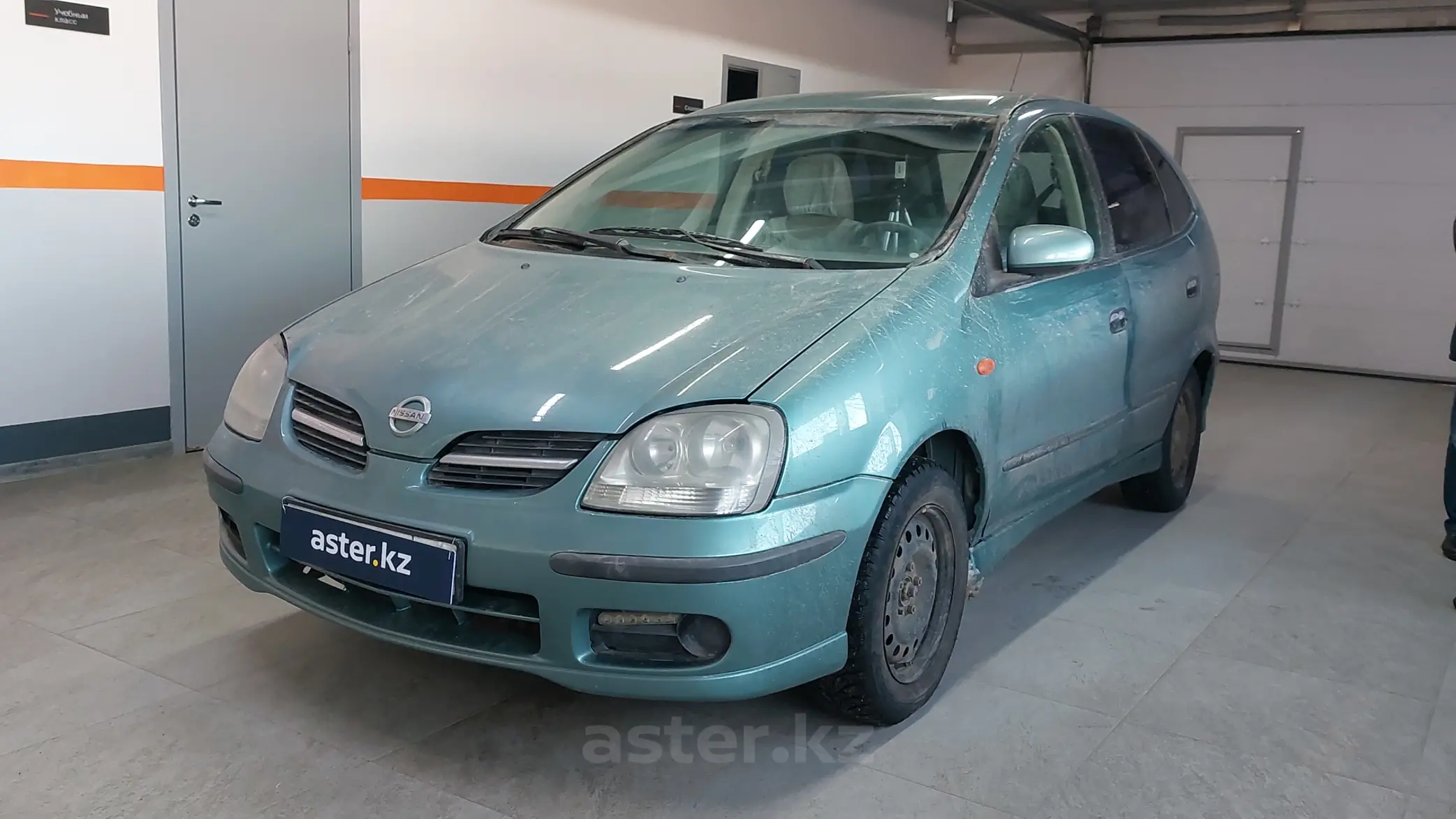 Nissan Almera Tino 2001