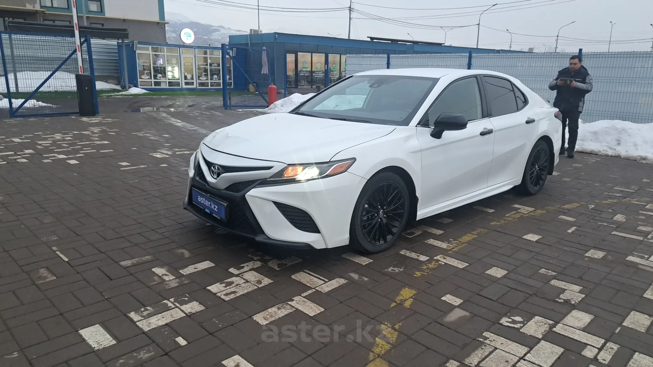 Toyota Camry 2019