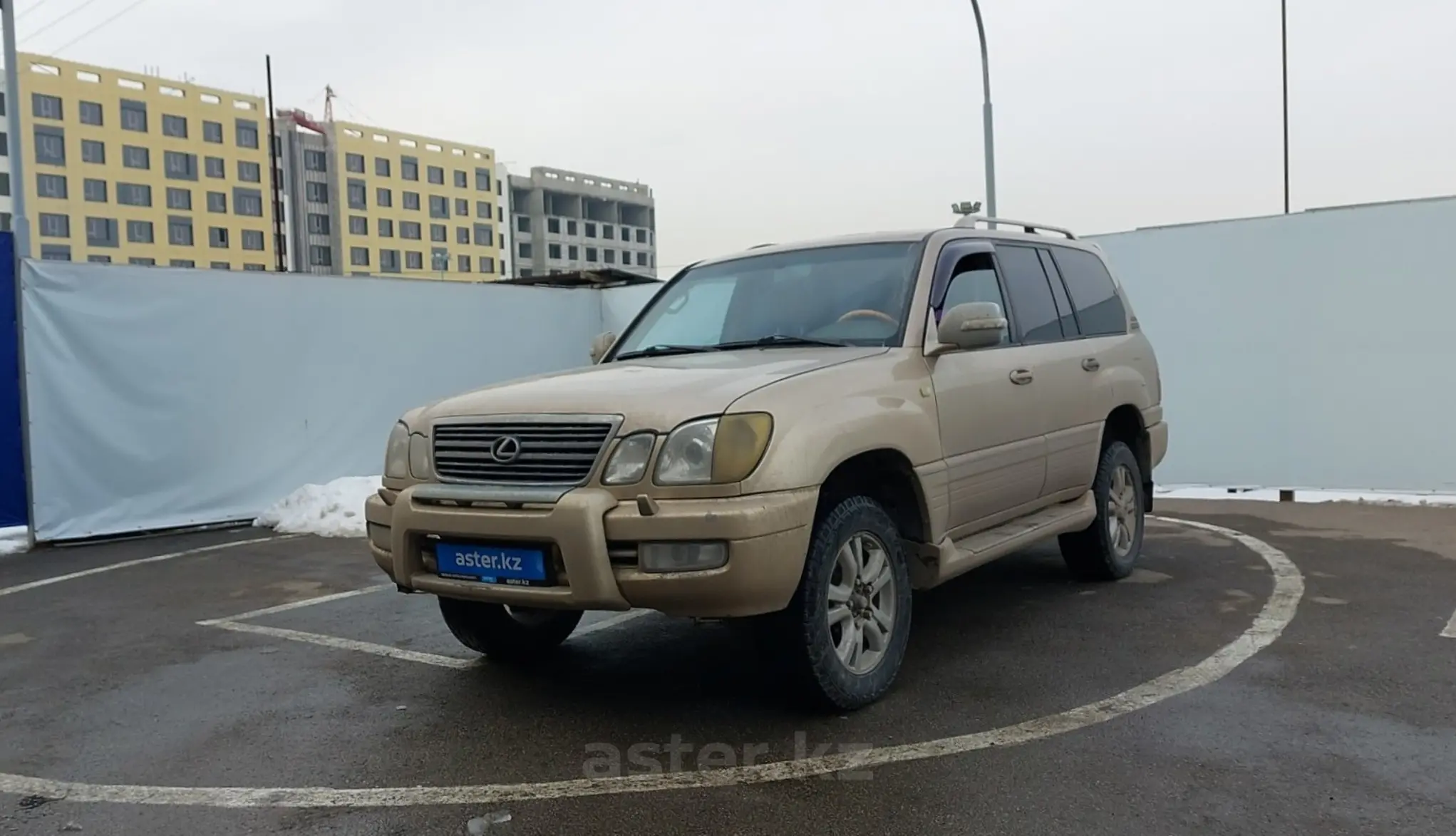 Lexus LX 2000