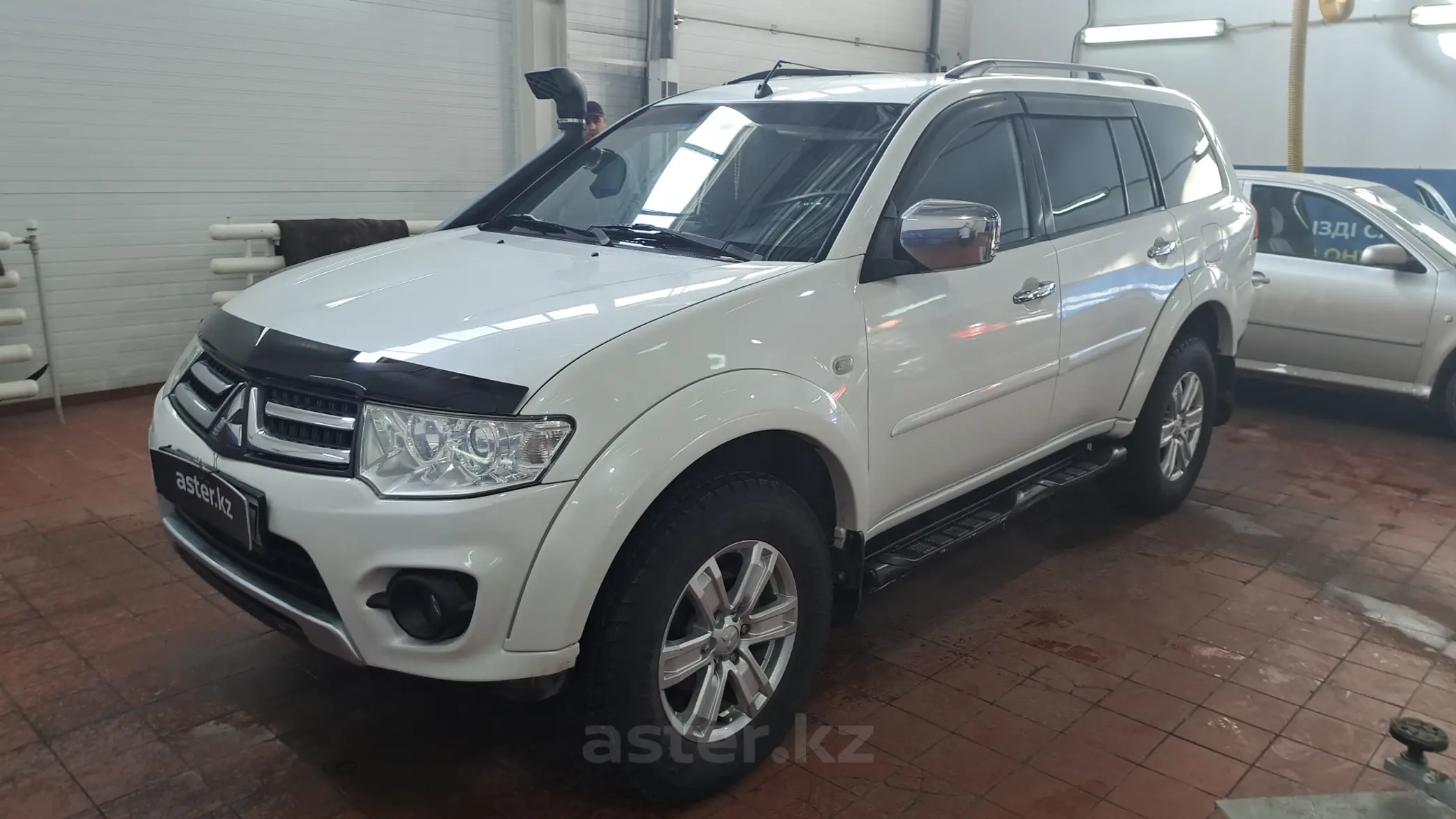 Mitsubishi Pajero Sport 2013