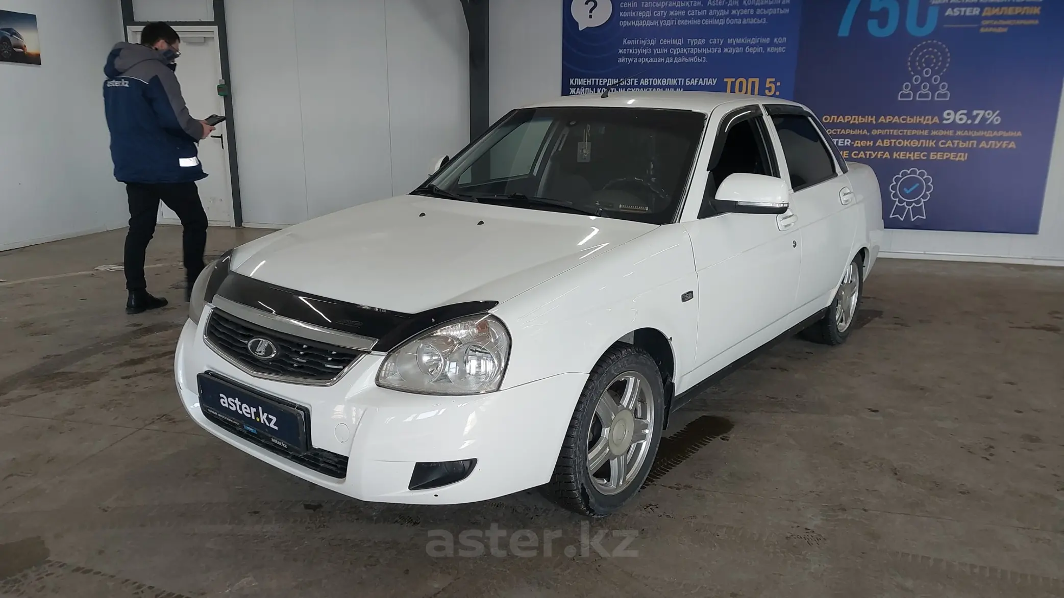 LADA (ВАЗ) Priora 2013