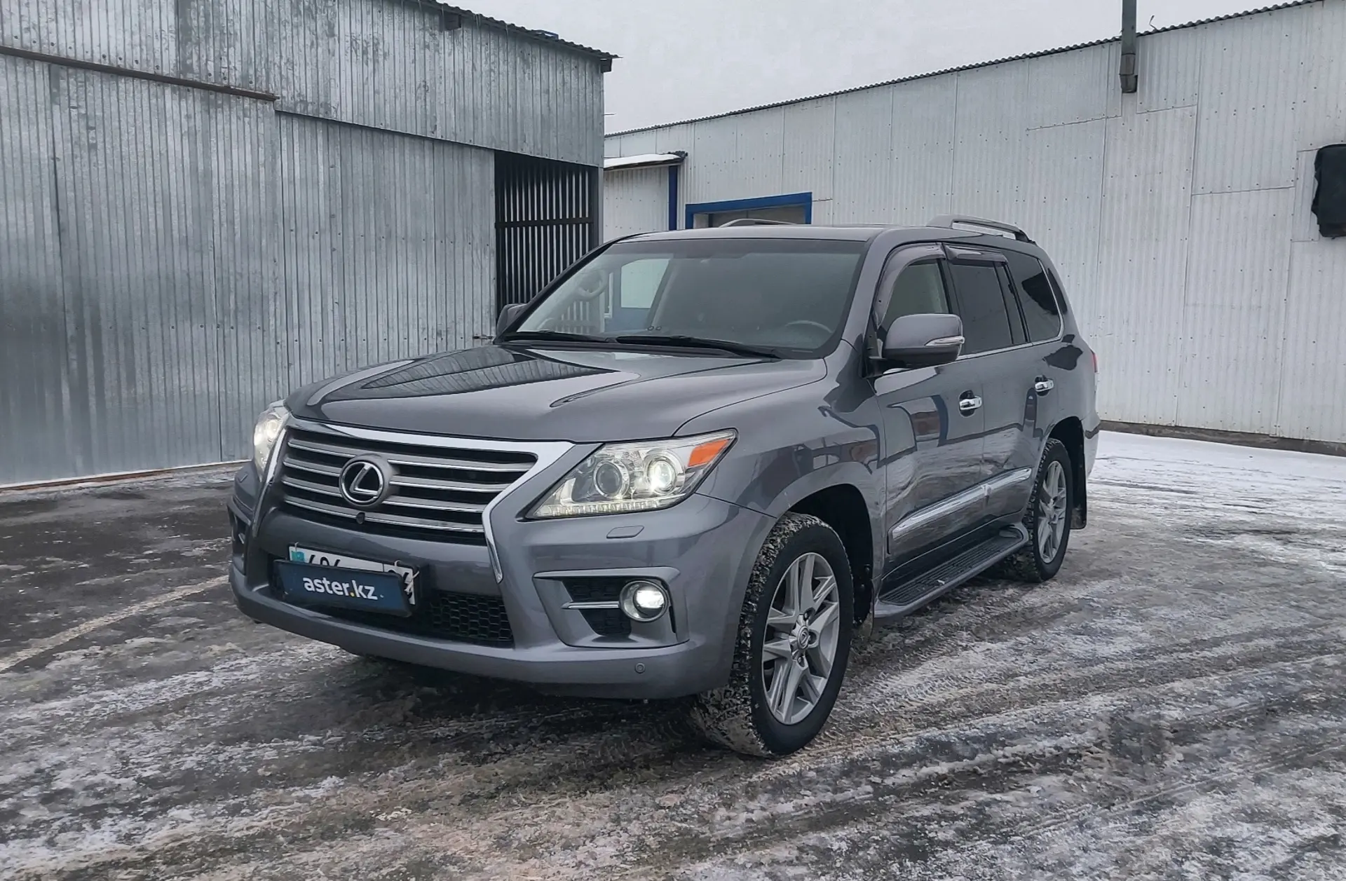 Lexus LX 2013