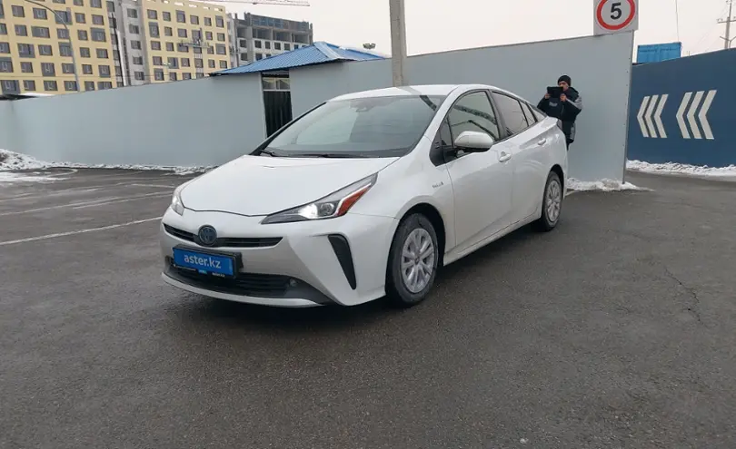 Toyota Prius c 2021