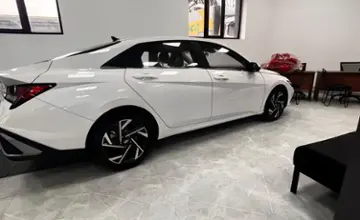 Hyundai Elantra 2023 года за 9 800 000 тг. в Алматы фото 3