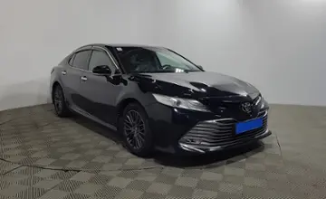 Toyota Camry 2018 года за 14 590 000 тг. в Алматы фото 3