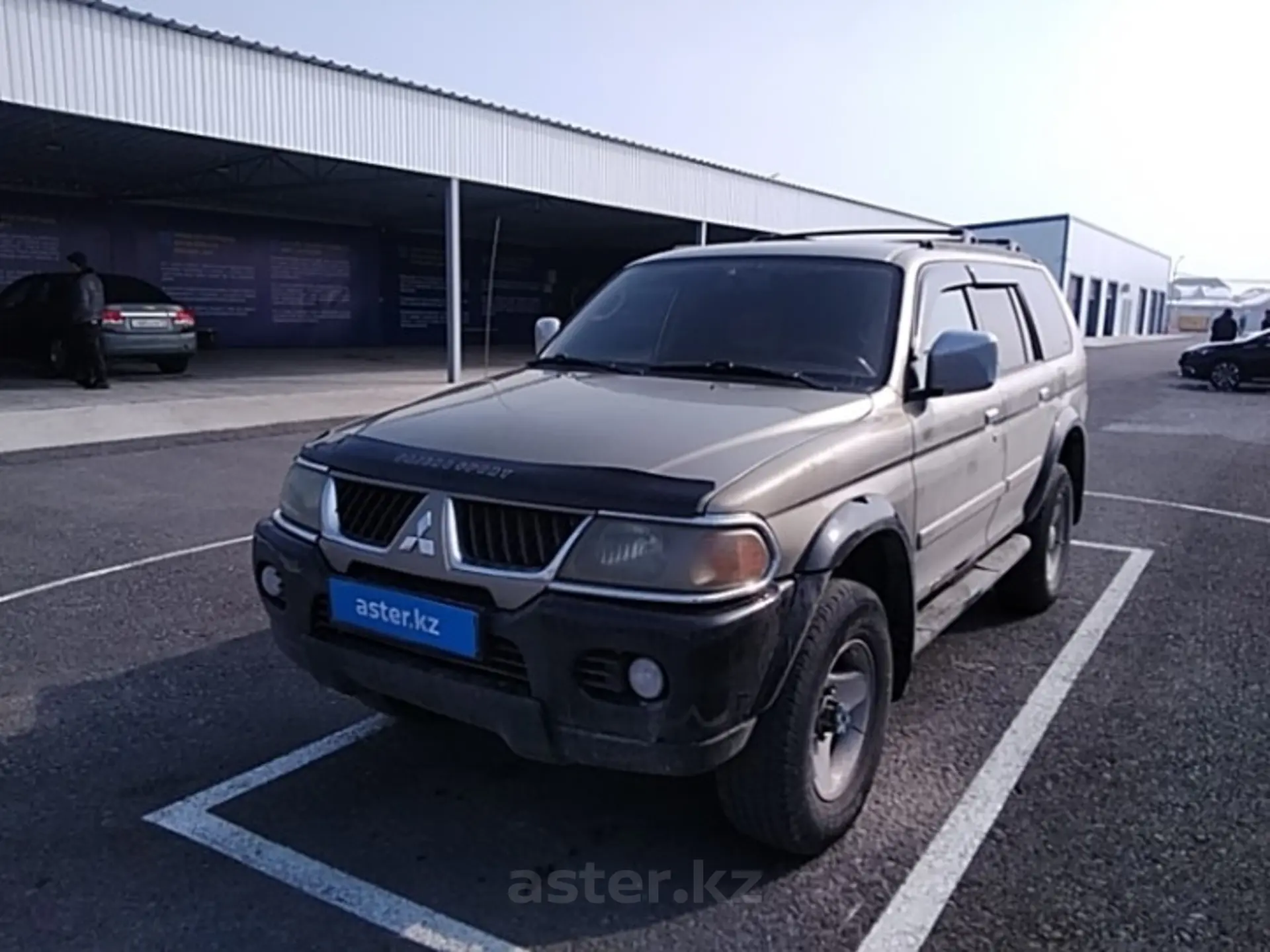 Mitsubishi Montero Sport 2000