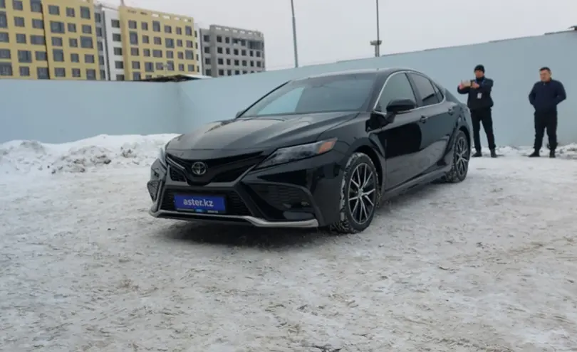 Toyota Camry 2023 года за 14 000 000 тг. в Алматы