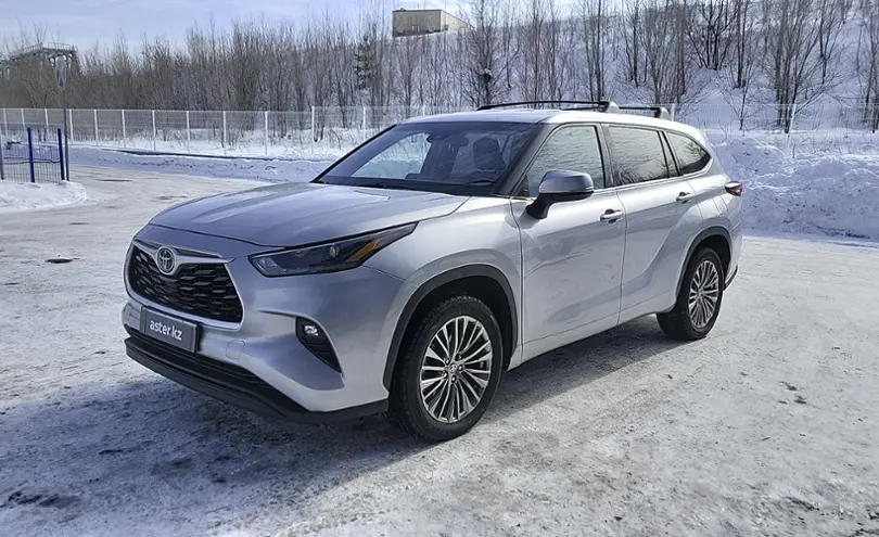 Toyota Highlander 2021 года за 24 000 000 тг. в Усть-Каменогорск
