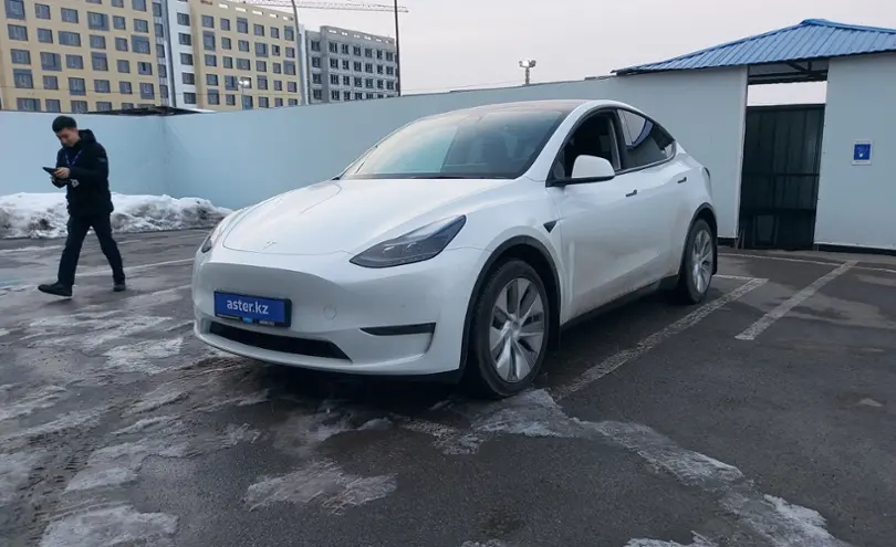 Tesla Model Y 2023 года за 13 000 000 тг. в Алматы