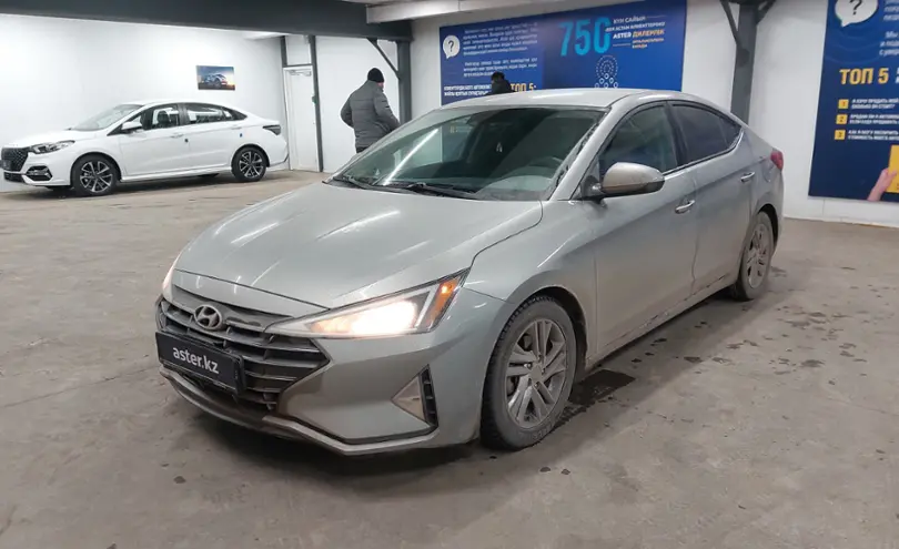Hyundai Elantra 2019 года за 10 000 000 тг. в Астана