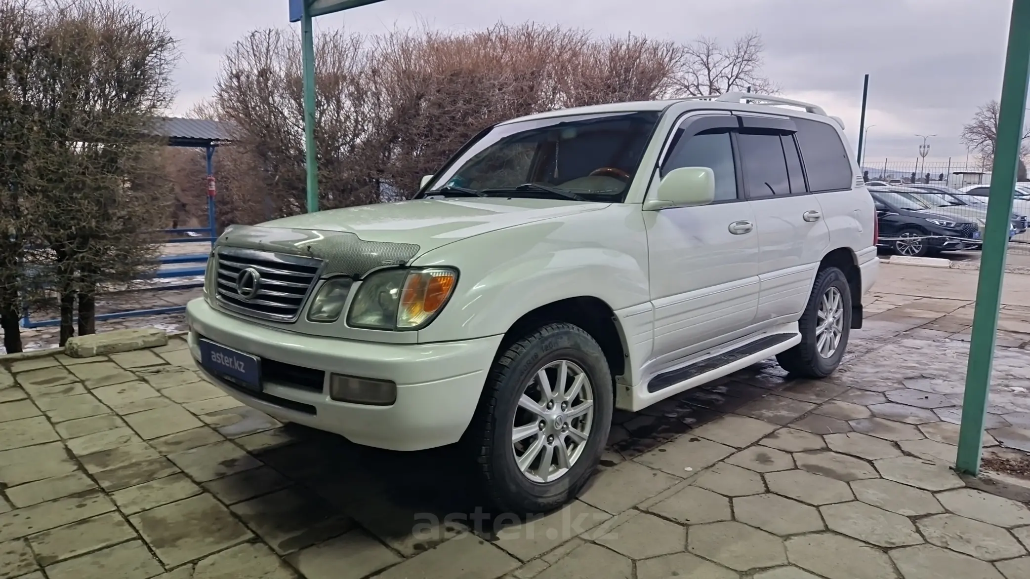 Lexus LX 2005