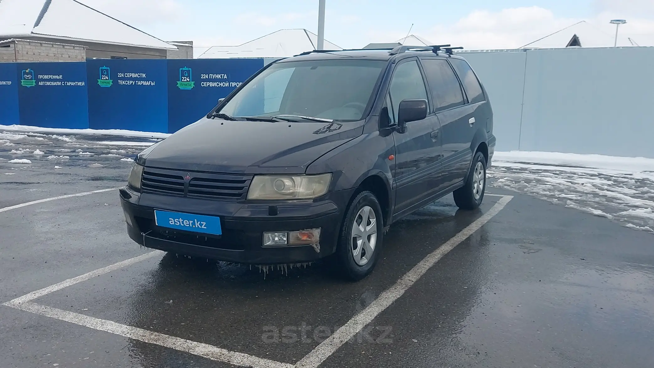 Mitsubishi Space Wagon 2000