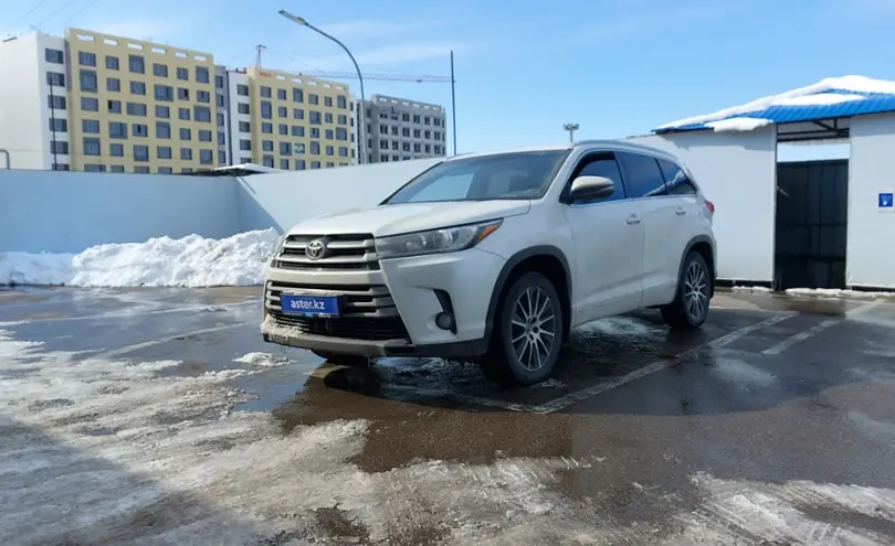 Toyota Highlander 2017 года за 18 000 000 тг. в Алматы