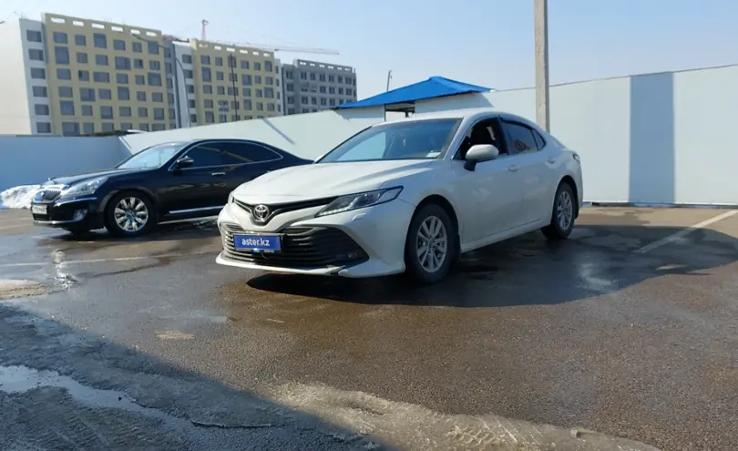 Toyota Camry 2019 года за 13 000 000 тг. в Алматы