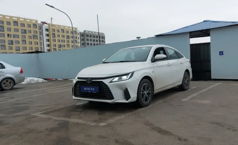 Toyota Yaris 2022 года за 11 300 000 тг. в Алматы