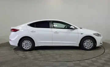 Hyundai Elantra 2018 года за 8 490 000 тг. в Алматы фото 4
