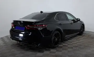 Toyota Camry 2021 года за 14 750 000 тг. в Астана