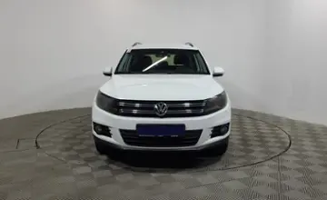 Volkswagen Tiguan 2015 года за 7 990 000 тг. в Алматы фото 2