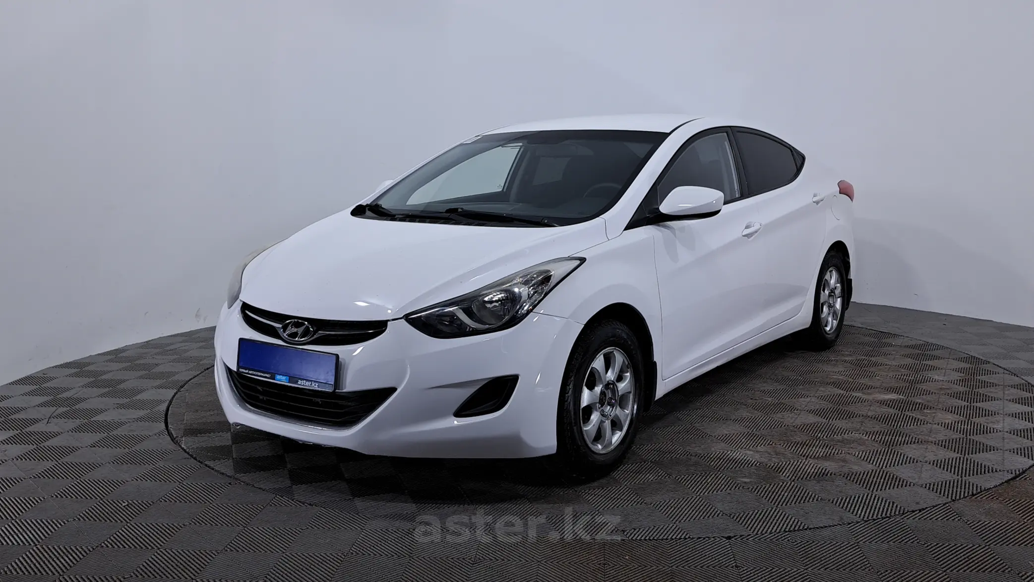 Hyundai Elantra 2012