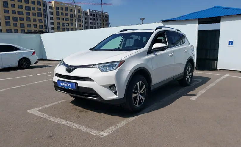 Toyota RAV4 2018 года за 13 000 000 тг. в Алматы