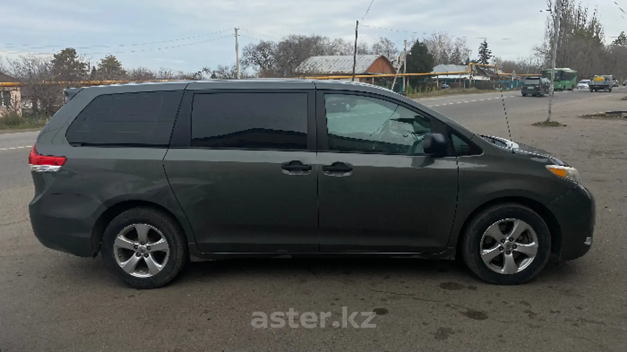 Toyota Sienna 2013