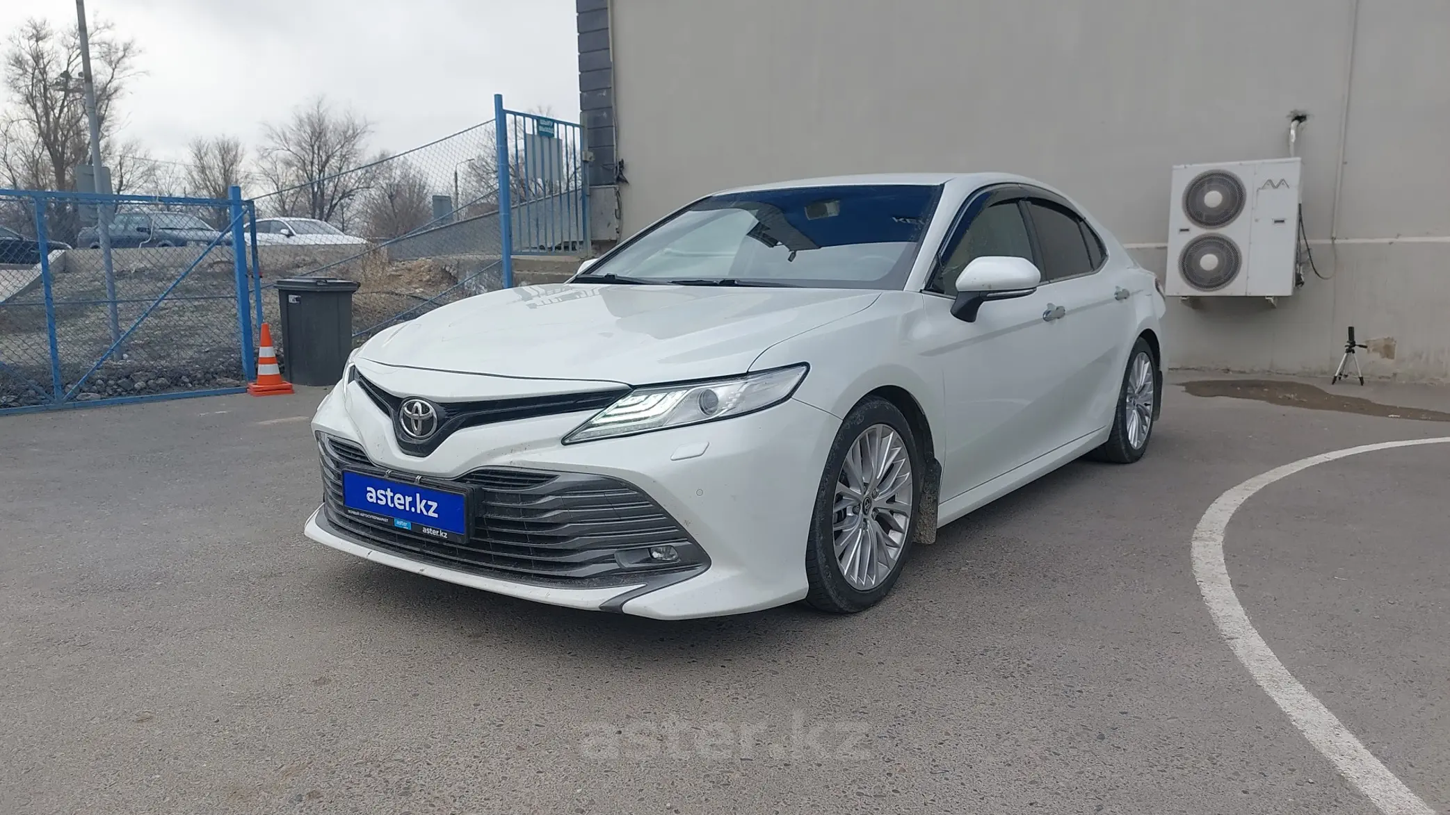 Toyota Camry 2019