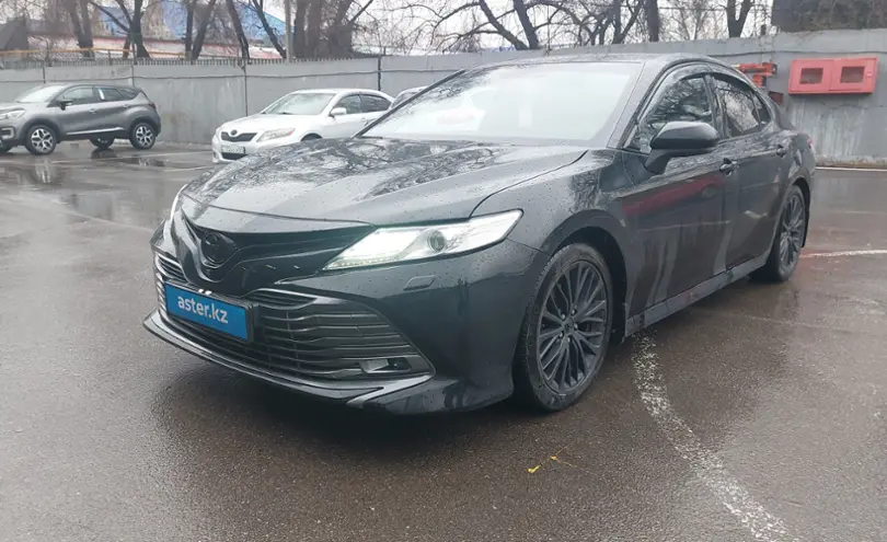 Toyota Camry 2018 года за 16 000 000 тг. в Алматы