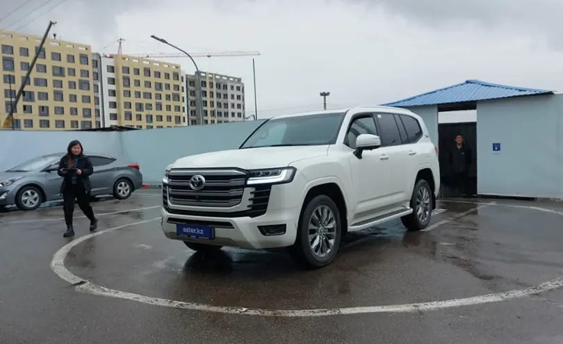 Toyota Land Cruiser 2022 года за 50 000 000 тг. в Алматы