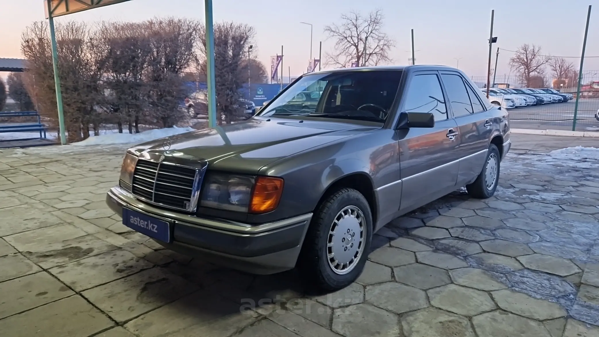 Mercedes-Benz E-Класс 1992