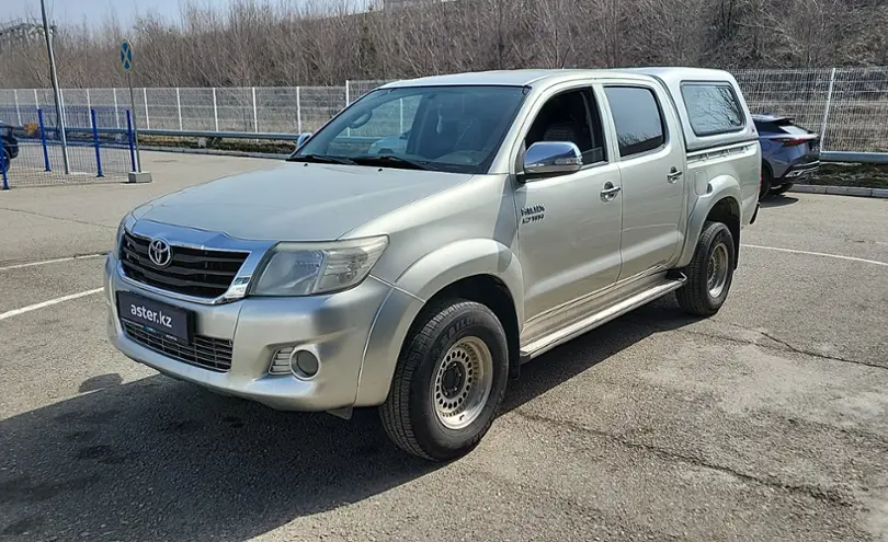 Toyota Hilux 2013 года за 11 000 000 тг. в Усть-Каменогорск