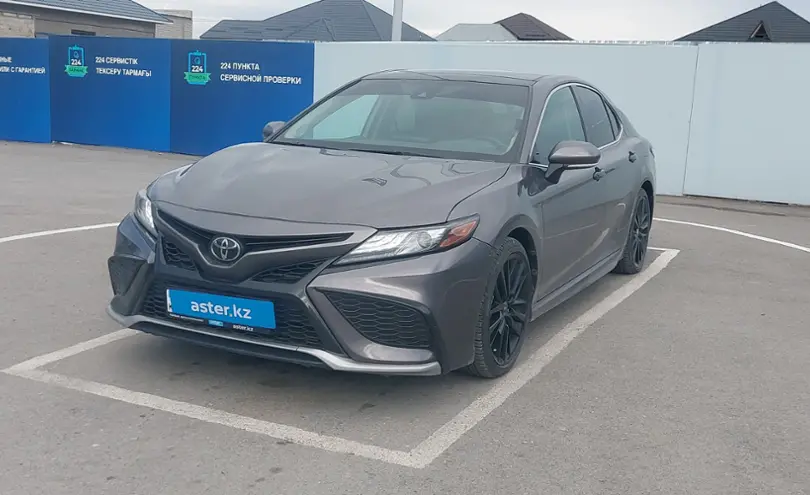 Toyota Camry 2022 года за 15 800 000 тг. в Шымкент