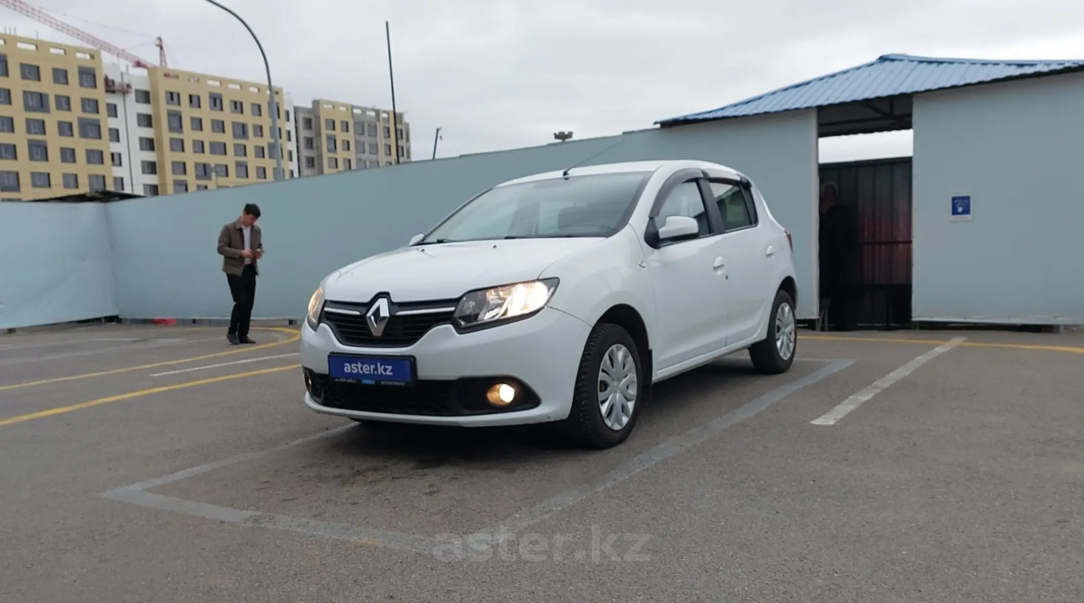 Renault Sandero 2015