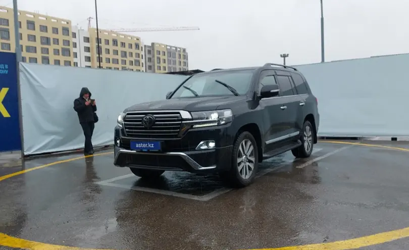Toyota Land Cruiser 2017 года за 38 000 000 тг. в Алматы
