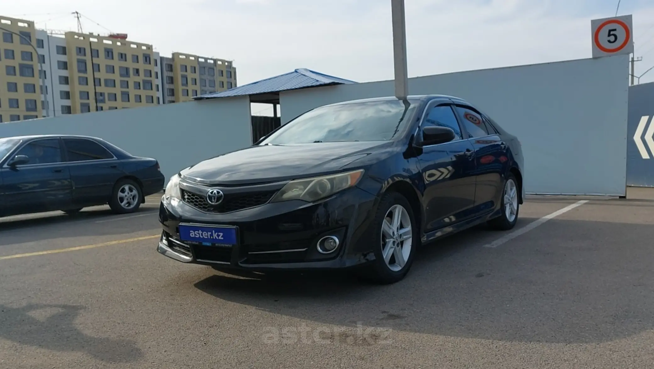 Toyota Camry 2014