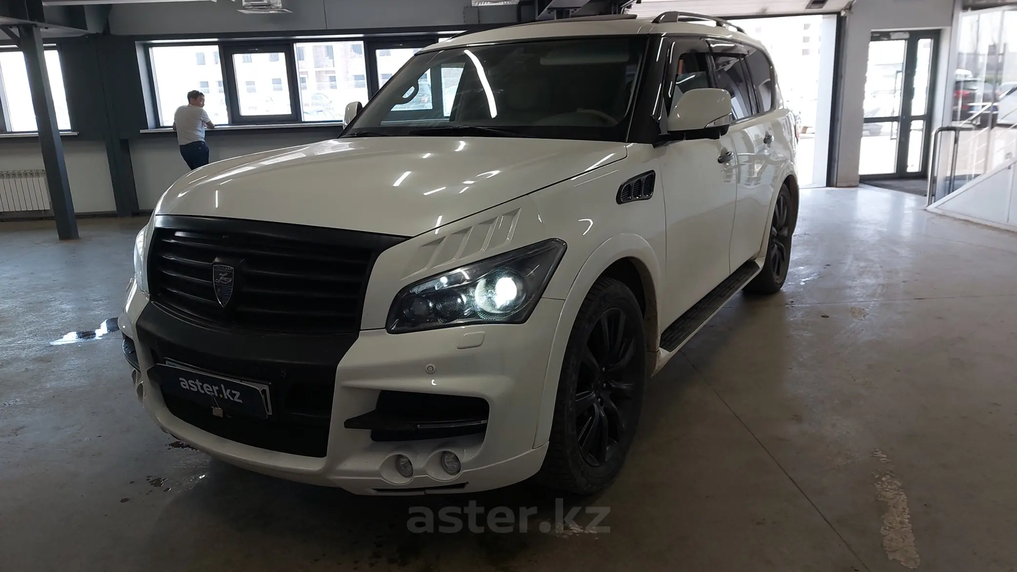 Infiniti QX80 2014