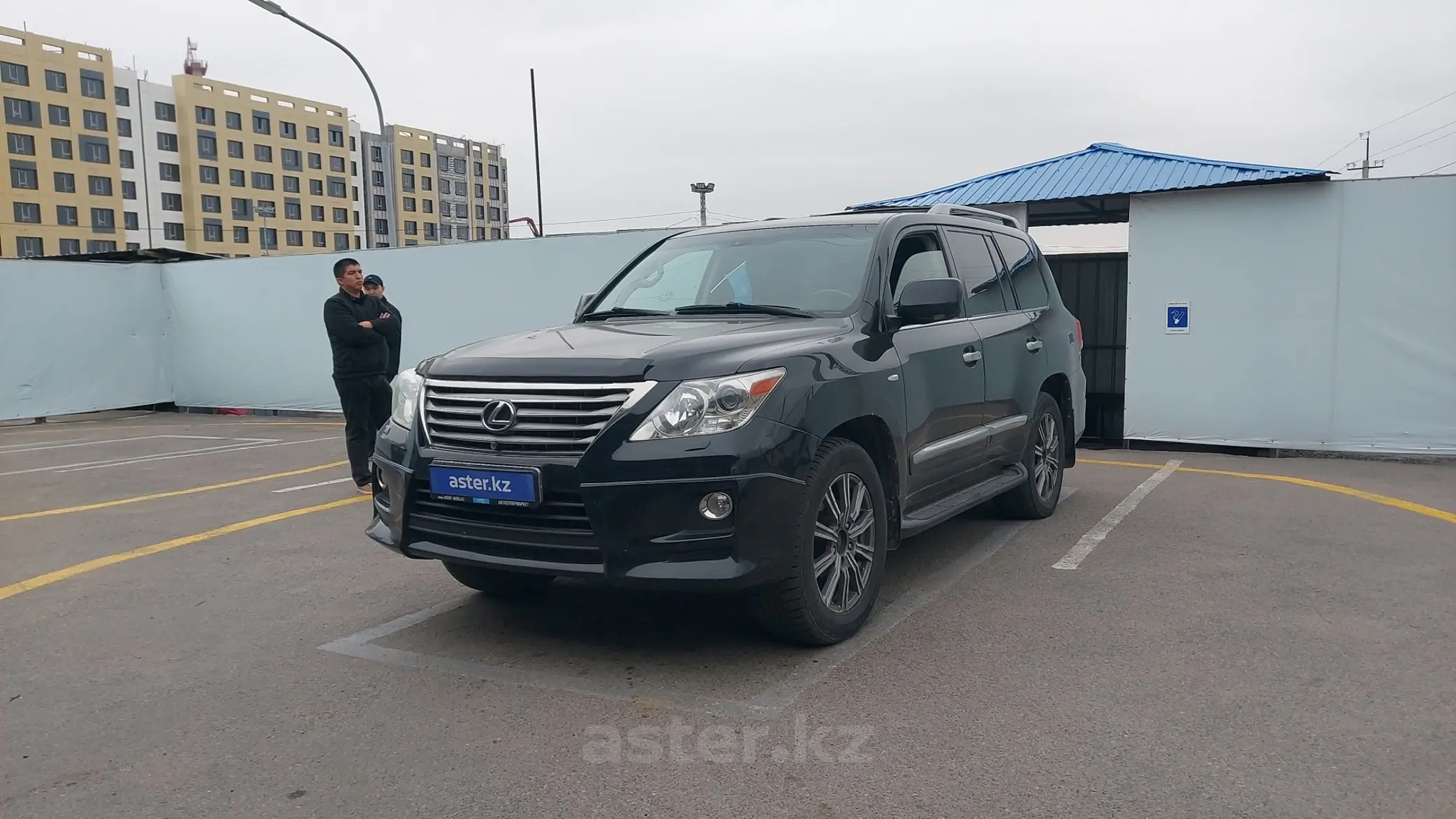 Lexus LX 2010