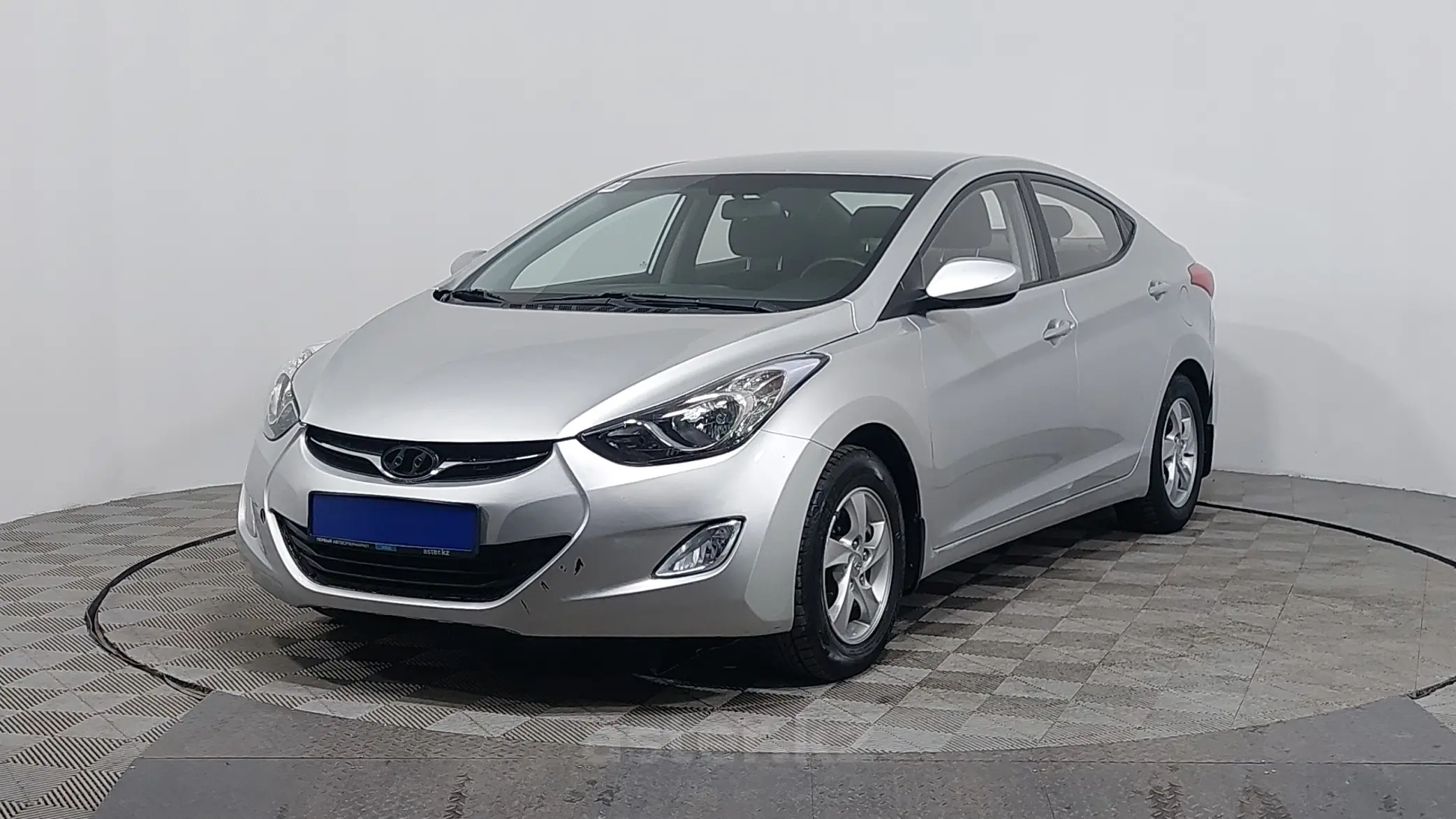 Hyundai Elantra 2012