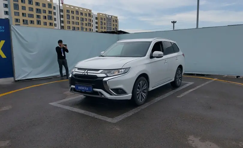 Mitsubishi Outlander 2022 года за 12 000 000 тг. в Алматы