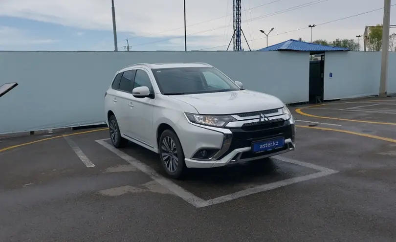 Mitsubishi Outlander 2022 года за 11 500 000 тг. в Алматы
