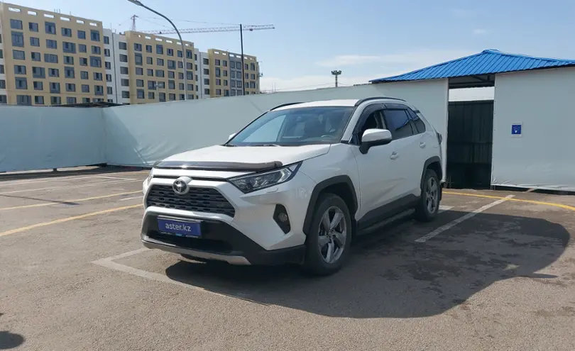 Toyota RAV4 2019 года за 17 000 000 тг. в Алматы