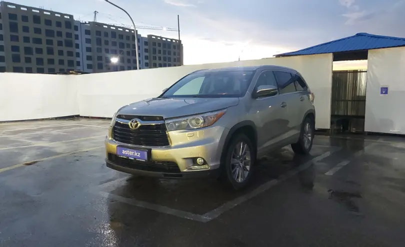 Toyota Highlander 2015 года за 13 000 000 тг. в Алматы