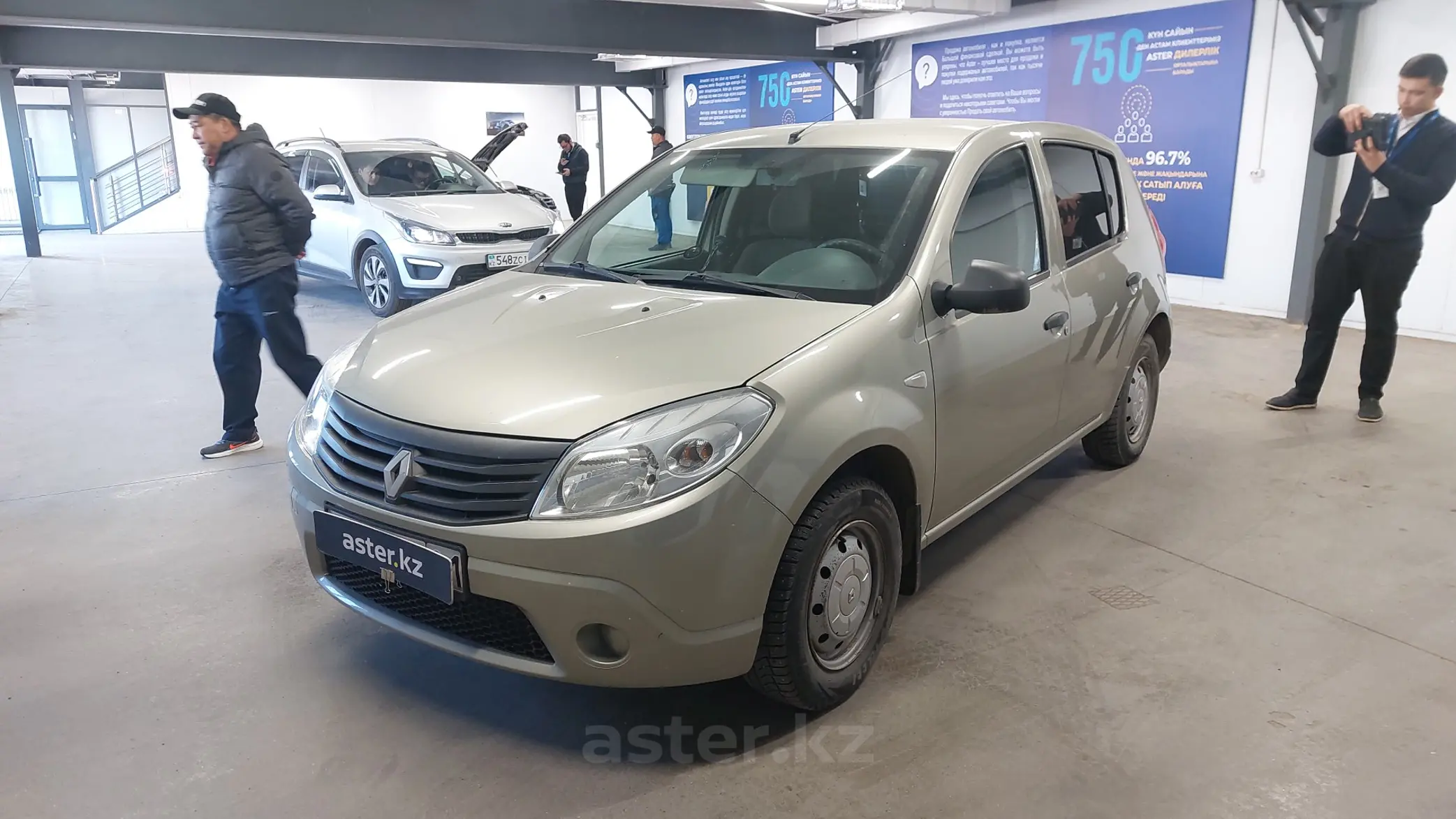 Renault Sandero 2013